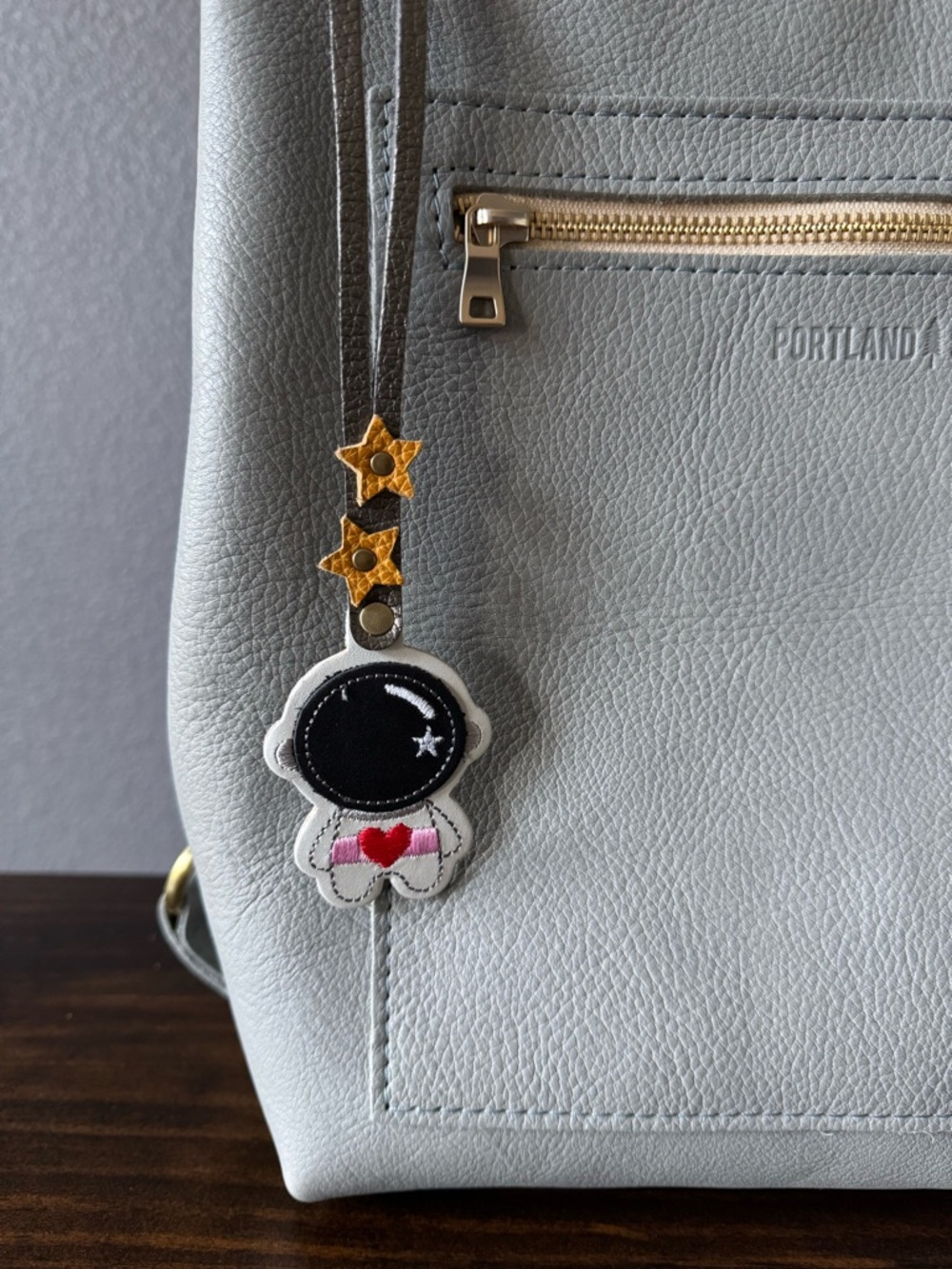 New Portland Leather Astronaut Bag Flair